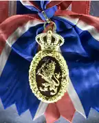 Écharpe et bijoux de l'ordre du Lion norvégien.