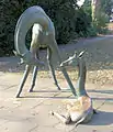 Deux girafes, sculpture de Hans-Detlev Hennig (1979).