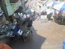 Des vendeurs du marché d'Analakely.