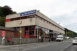 Bâtiment voyageurs.