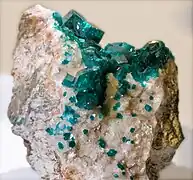Dioptase - Tsumeb, Otjikoto Namibie (10&nbsp;×&nbsp;8&nbsp;cm ; XX2,2cm)