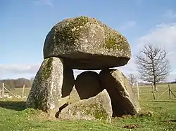 Dolmen préhistorique de la Pierre Folle