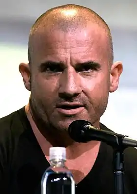 Dominic Purcell interprète Mick Rory / Heat Wave.