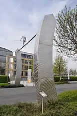 Walking Men, Dortelweil&nbsp;(de), Hausen (Francfort)