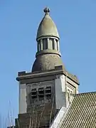 Le lanternon à bulbe.