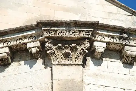 Église de Saint-Restitut.