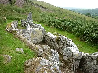 Tombe à deux cours, Aghanaglack, Irlande du Nord