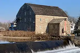 Le  Raritan et le moulin de Dunham.