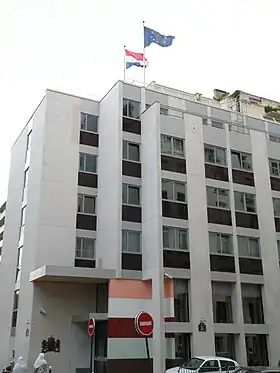 Ambassade à Paris.