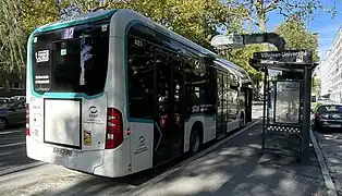 Mercedes eCitaro n°451 en cours de recharge à son terminus de Villejean-Université.