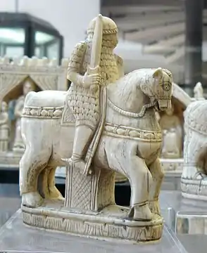 Cavalier, jeu d'échecs dit « de Charlemagne », fabriqué à la fin du XIe&nbsp;siècle en Italie méridionale, peut-être à Salerne