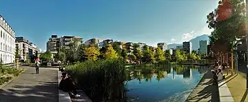 Bassin du parc paysager de l'Ecoquartier de Bonne
