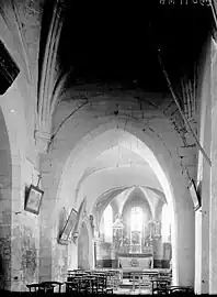 Une partie de la nef et le chœur.(Photographie de Camille Enlart)