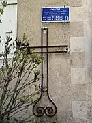 croix sur maison
