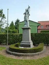 Le monument aux morts.