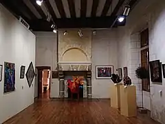 Photographie d'une salle à l'intérieur.