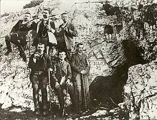 Une expédition dans les Grottes Loubière en 1895