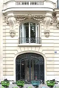 No&nbsp;26 : porte de l'immeuble.