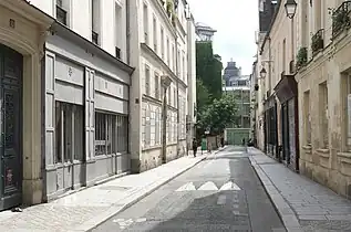 La rue Beautreillis en direction de la rue des Lions-Saint-Paul.