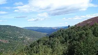 À proximité du col, vue sur Saint-Martin-de-Lansuscle.