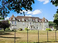 .. et arrière du château.