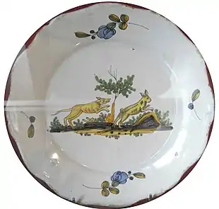 Faïence du XVIIIe&nbsp;siècle avec chasse au lièvre (musée d'Orbigny Bernon à La Rochelle).