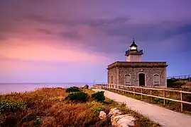 Le phare au crépuscule.