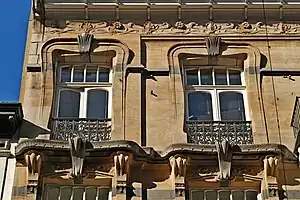 Fenêtres du deuxième étage