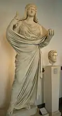 Statue de Faustine la Jeune, du palais Sciarra, 1,95&nbsp;m.