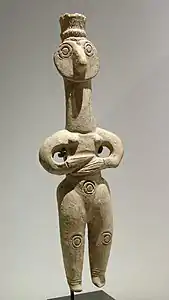 Figurine féminine stéatopyge du type de Kaluraz. Culture d'Amlach, village du nord de l'Iran, début du Ier&nbsp;millénaire av. J.-C.