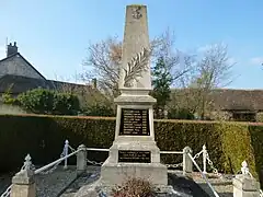 Le monument aux morts.