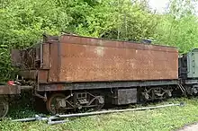 Le tenders 24 A 30 de réserve d'eau.