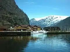 Le port de Flåm.