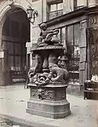 Fontaine au cygne (photo de Charles Marville, 1875).