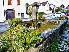 Fontaine de l'église.