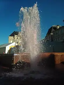 Fontaine ornementale de la place du Général-Leclerc, édifiée en 1995.