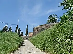 Route principale d'accès.