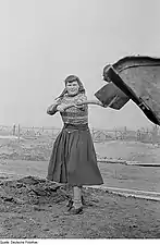 Travailleuse, mars 1954