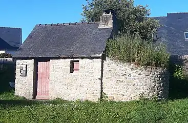 Four à pain de Clis, place des Perrières