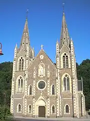 La basilique de la Chapelle-sur-Vire.