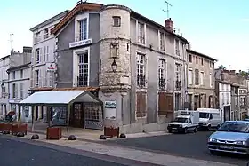 Maison à poivrière (place du marché).