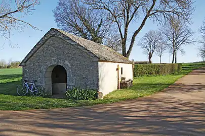 Lavoir-abreuvoir de Prairay côté est.