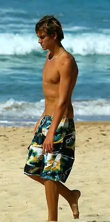 Le freeball sagging est couramment pratiqué à la plage.