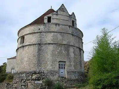 La fuie du Château du Bouilh (XVIe siècle).