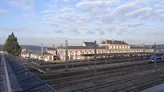 Vue générale de la gare, côté voies.