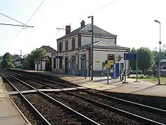 Le bâtiment voyageurs.