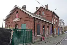 Côté place de la gare.