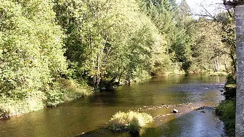 La Gartempe au moulin de la Papeterie près de Chateauponsac (Haute-Vienne).