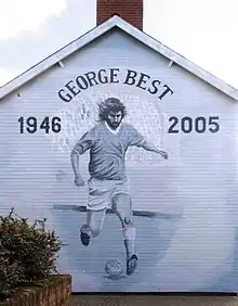 George Best était natif de l’est de Belfast. L’aéroport international porte désormais son nom. Woodstock Road, South Belfast. 2006.