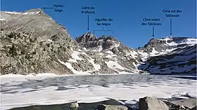 Caïre du Préfouns et aiguilles du lac Nègre, entourés de la pointe Giegn et de la tête des Tablasses